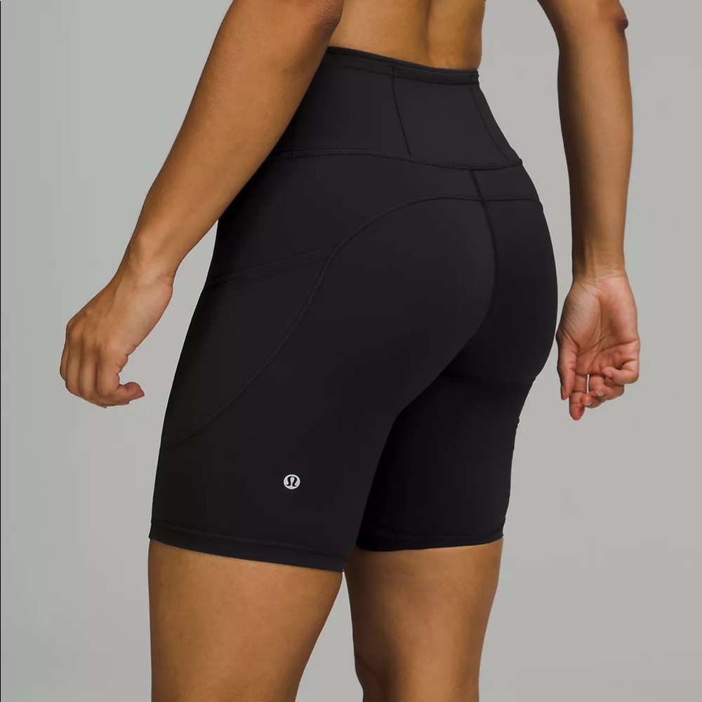 Lululemon Fast and Free High-Rise Short 8" in Black, size 2 or 4